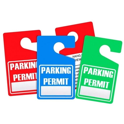 Logotipo impreso a medida Permiso de estacionamiento Etiquetas colgantes de PVC de color para automóviles